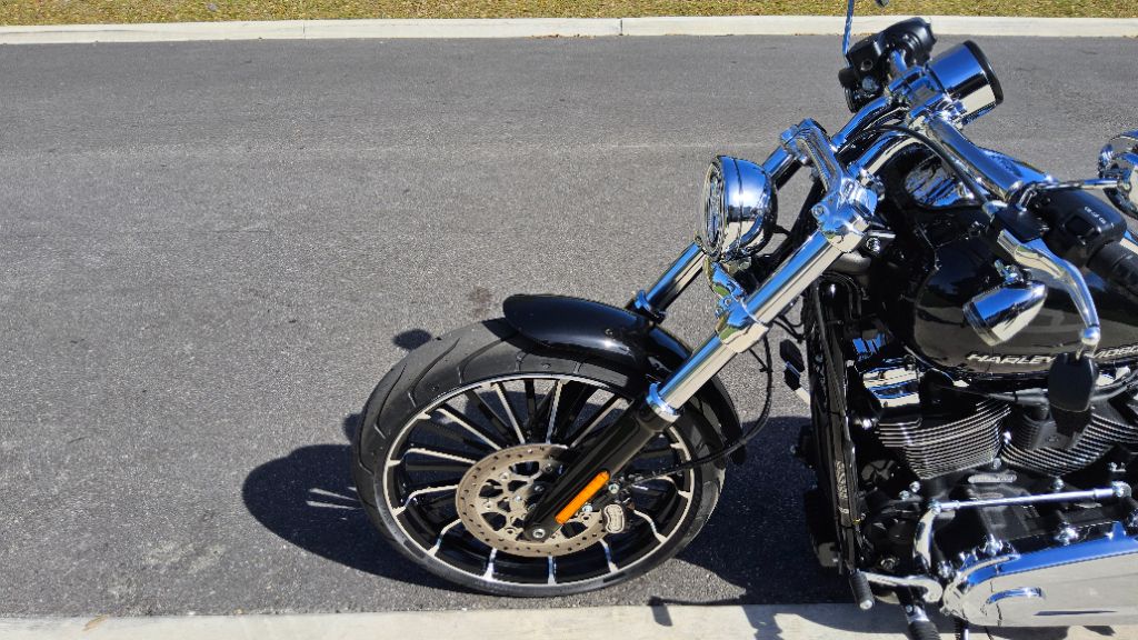 2025 Harley-Davidson FLHX Street Glide - $19,995