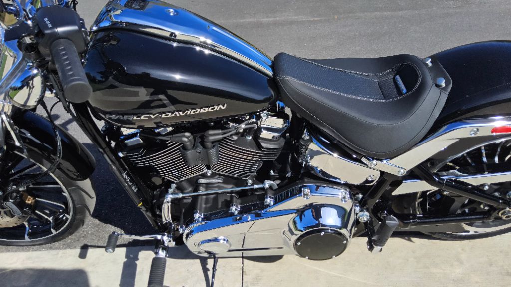 2025 Harley-Davidson FLHX Street Glide - $19,995
