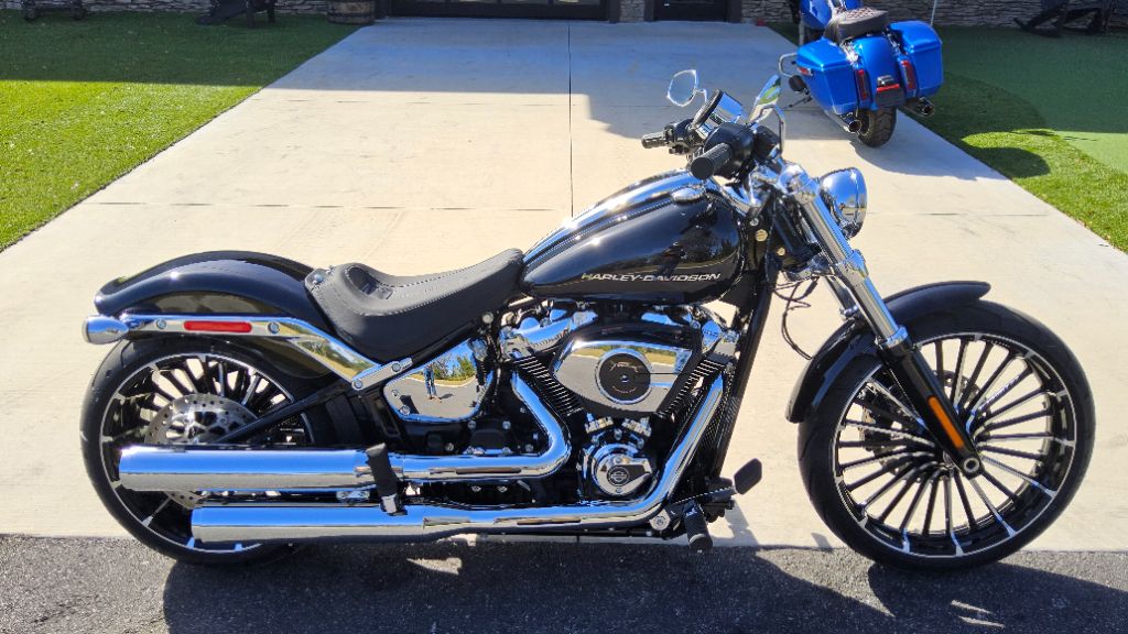 2025 Harley-Davidson FLHX Street Glide - $19,995