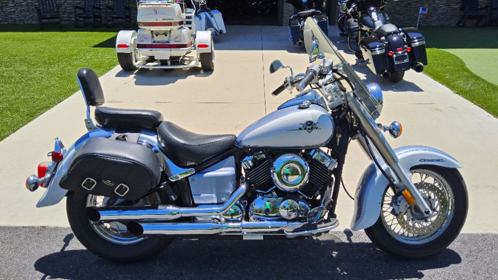 2002 Yamaha Vstar 650 - $2,995