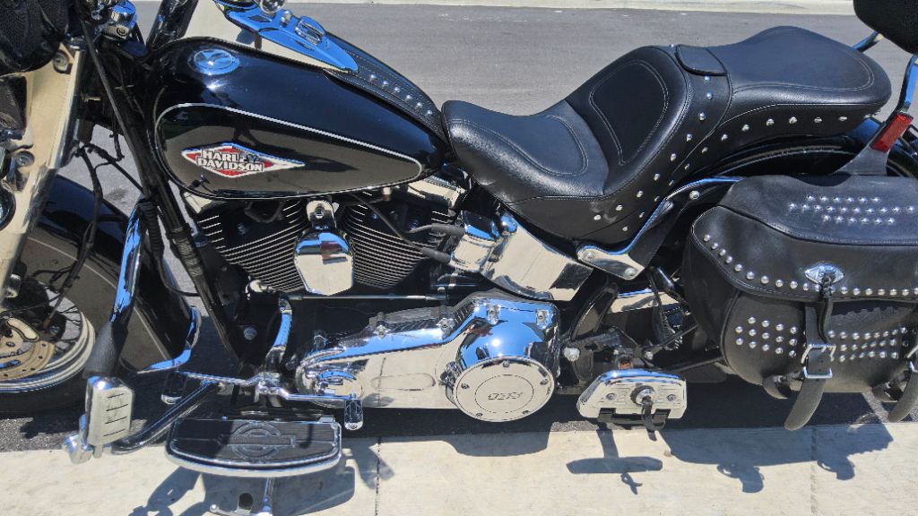 2014 Harley-davidson Heritage Softail Classic - $8,995