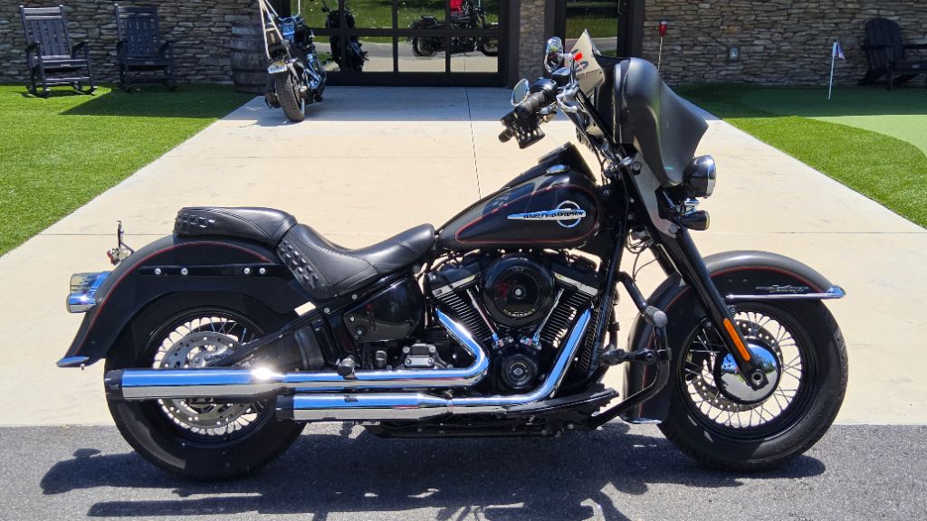 2018 Harley Davidson Heritage Classic - $9,900