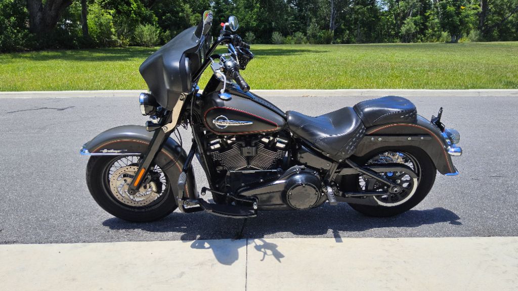 2018 Harley Davidson Heritage Classic - $9,900