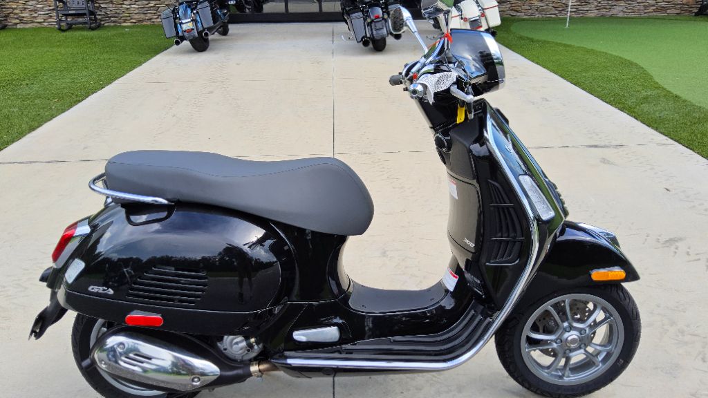 2023 Vespa Gts Rst / Sei Giorni - $6,500