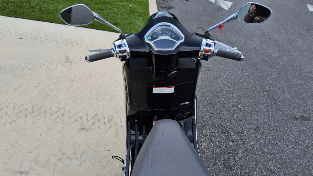 2023 Vespa Gts Rst / Sei Giorni - $6,500