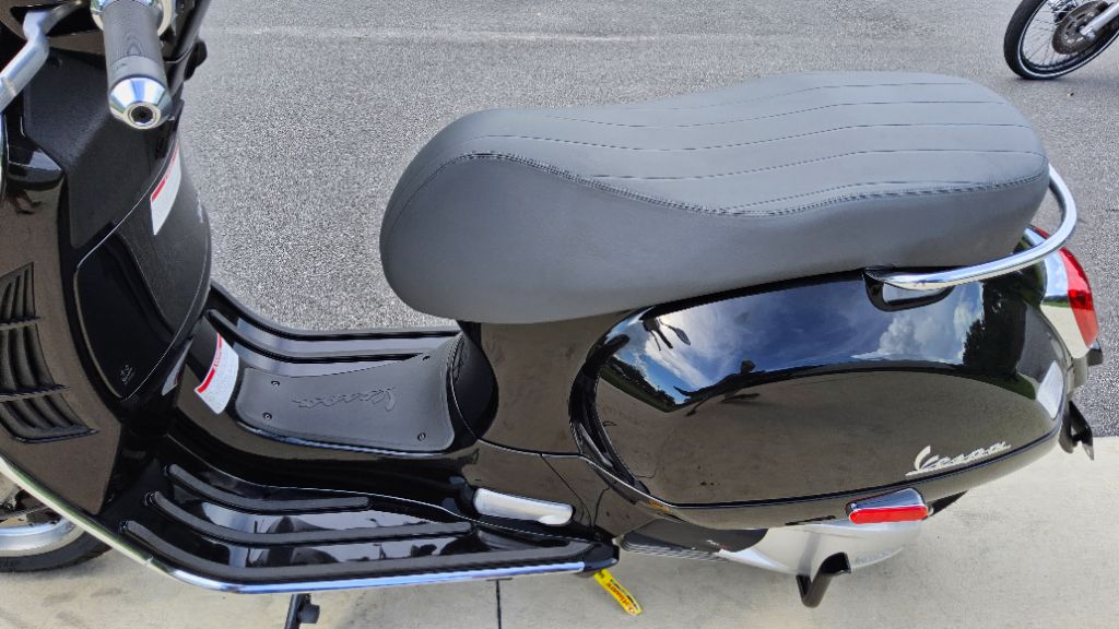 2023 Vespa Gts Rst / Sei Giorni - $6,500
