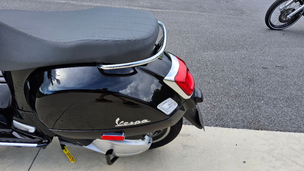 2023 Vespa Gts Rst / Sei Giorni - $6,500
