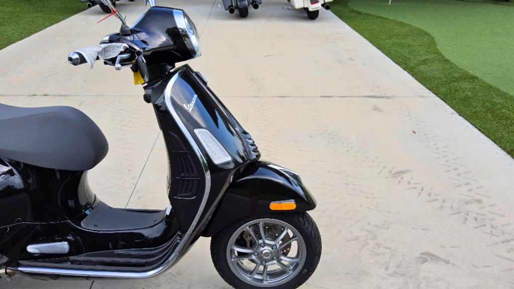 2023 Vespa Gts Rst / Sei Giorni - $6,500
