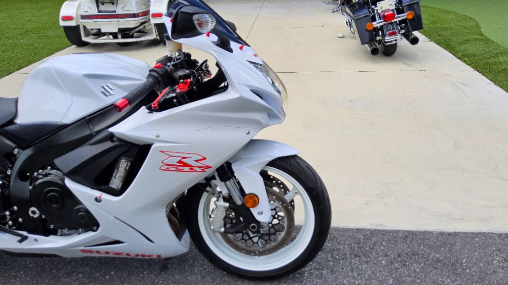 2020 Suzuki Gsxr 600 - $10,995