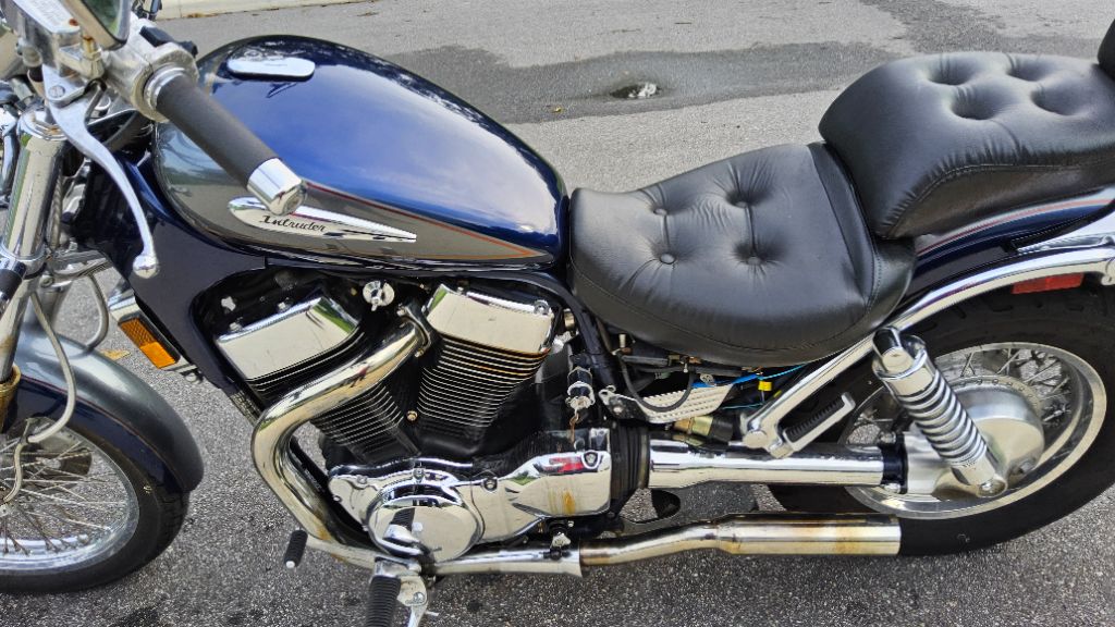 2001 Suzuki Intruder
