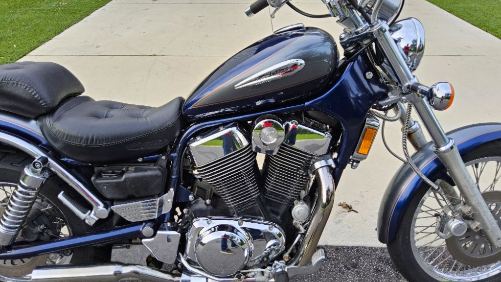 2001 Suzuki Intruder