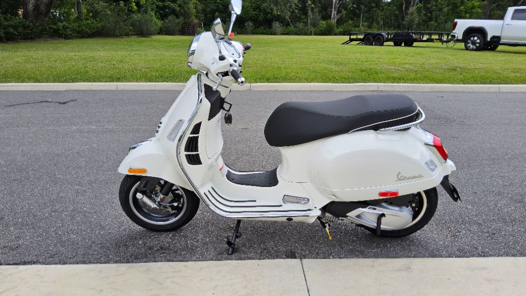 2026 Vespa Gts - $8,199