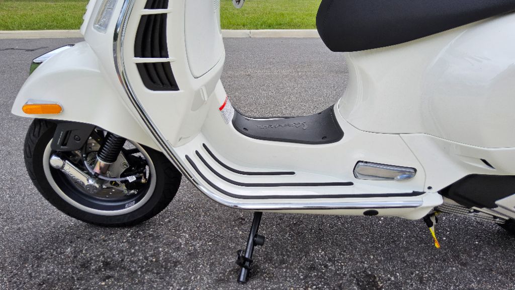 2026 Vespa Gts - $8,199