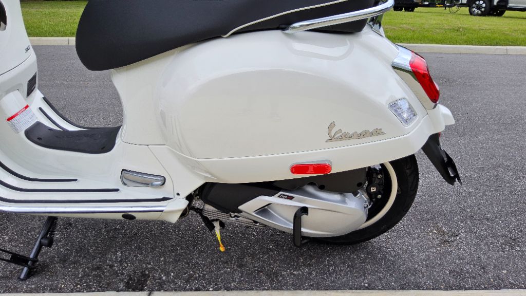 2026 Vespa Gts - $8,199