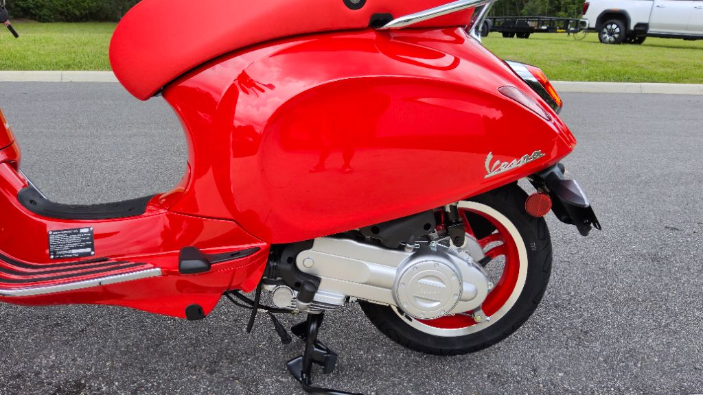2027 Vespa Primavera / Sprint 50 - $4,499