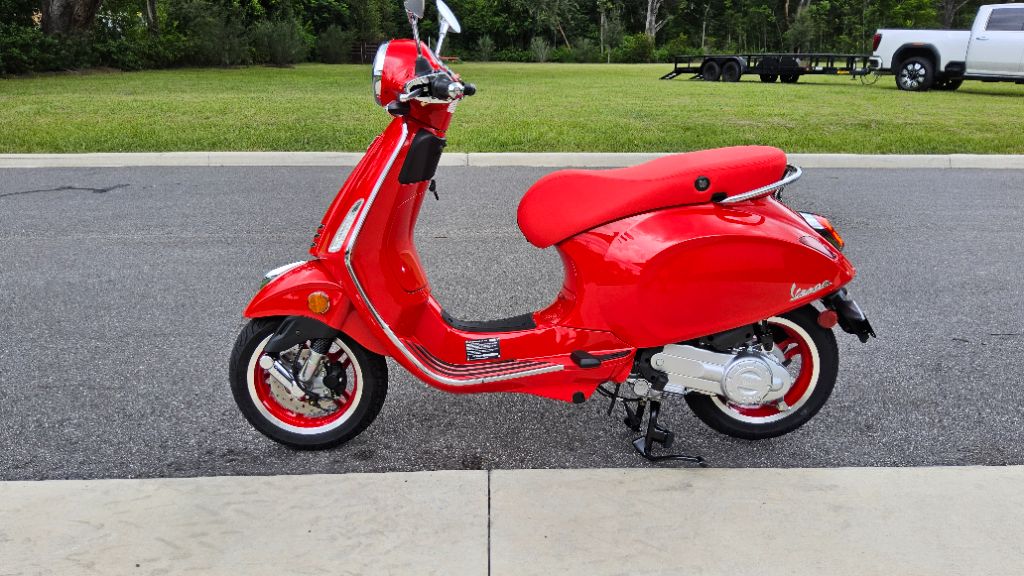 2027 Vespa Primavera / Sprint 50 - $4,499