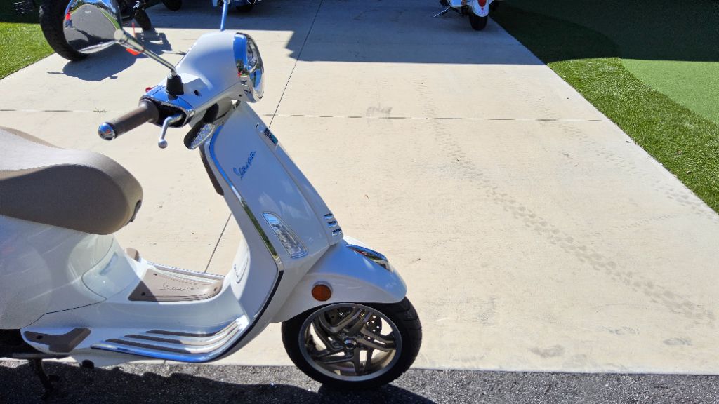 2027 Vespa Primavera / Sprint 150 - $5,949