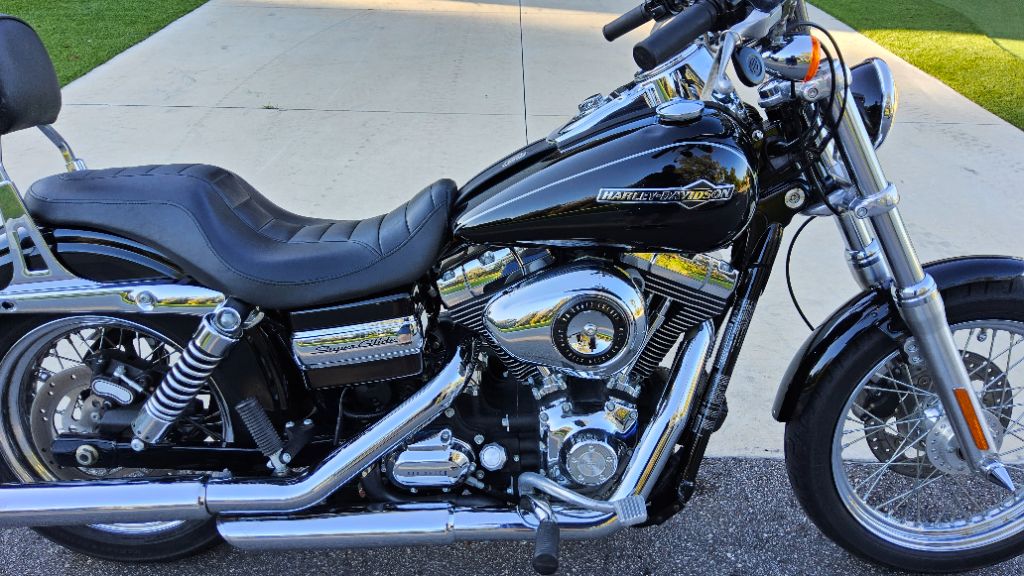 2011 Harley-davidson Dyna Super Glide Custom - $7,900