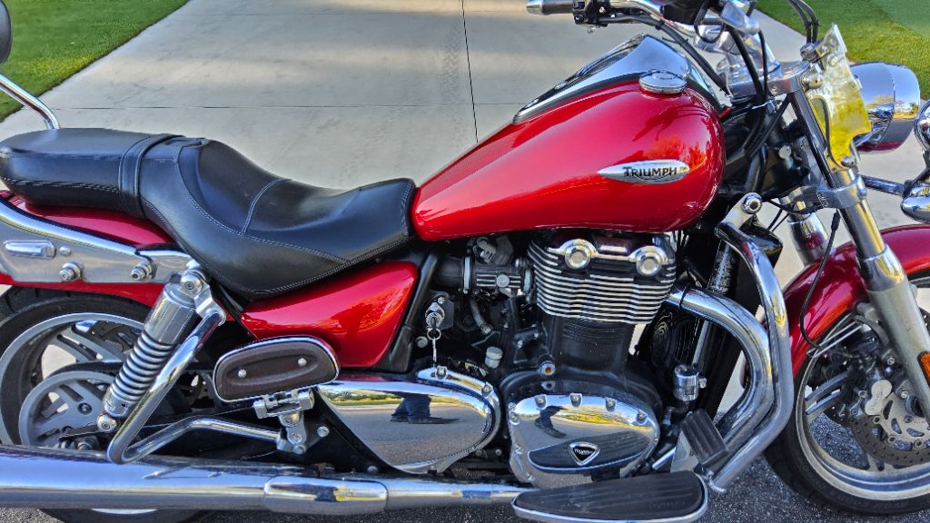 2010 Triumph Thunderbird - $4,495