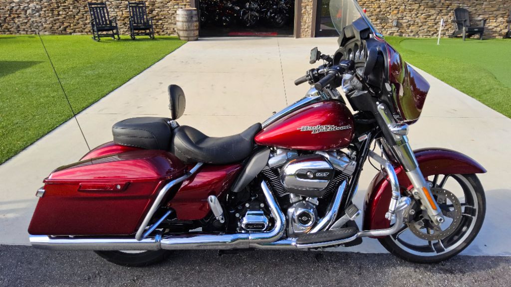 2017 Harley Davidson  Street Glide  - $12,995
