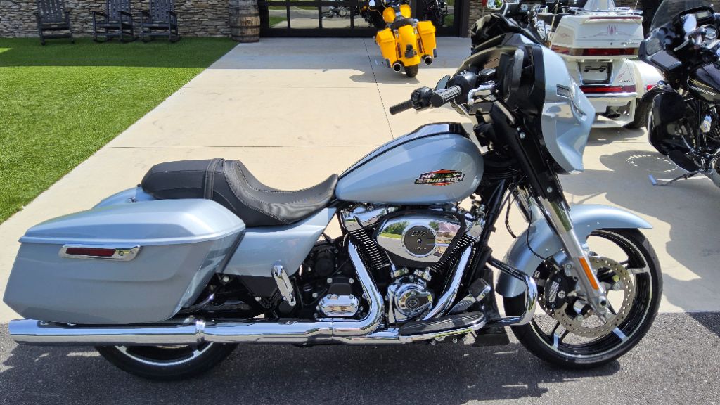 2025 Harley Davidson Street Glide - $23,995