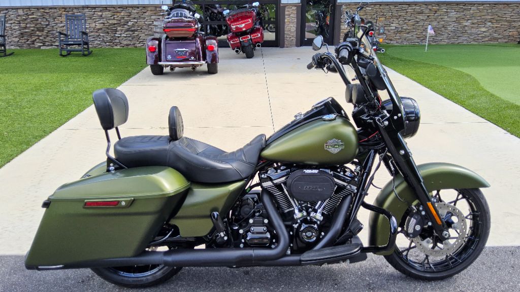 2022 Harley-davidson Road King Special - $15,995