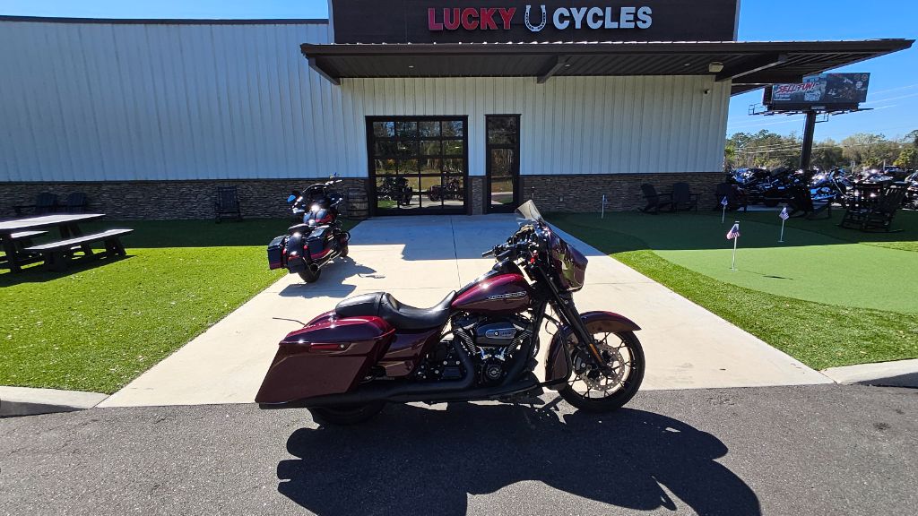 2020 Harley-Davidson FLHXS Street Glide Special - $18,900