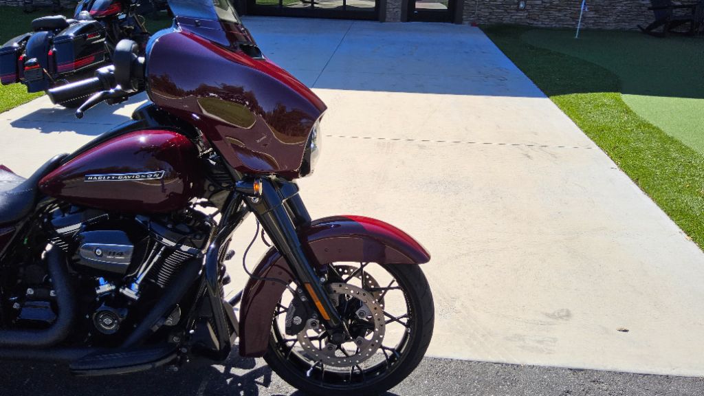 2020 Harley-Davidson FLHXS Street Glide Special - $18,900