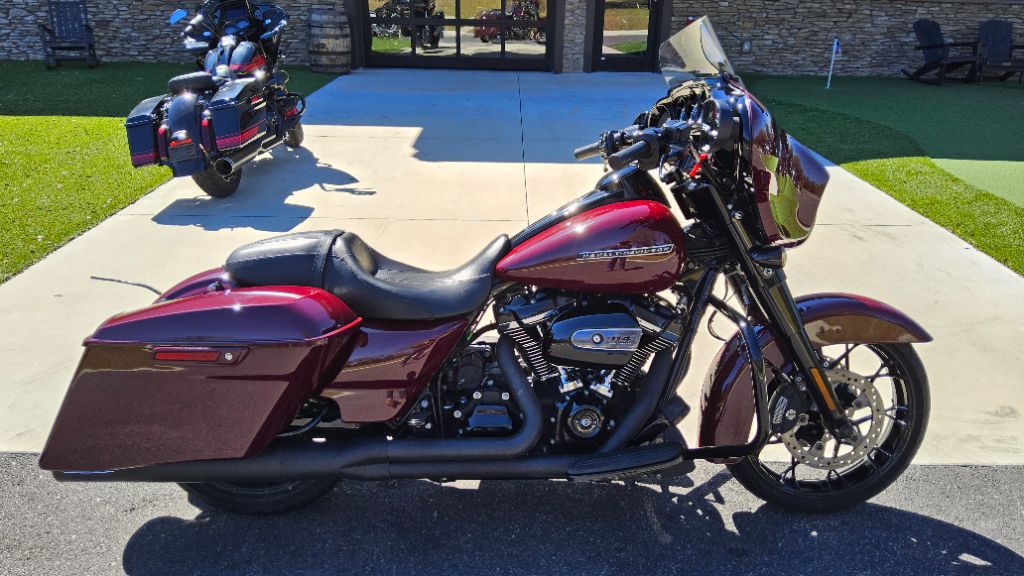 2020 Harley-Davidson FLHXS Street Glide Special - $18,900