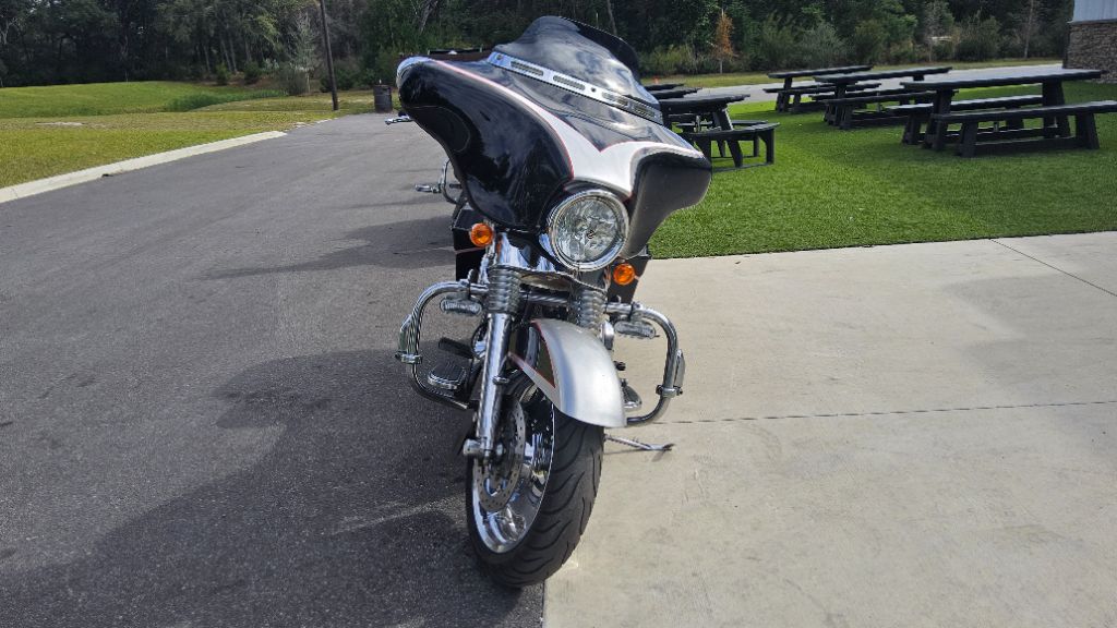 2009 Harley-davidson Street Glide - $9,750