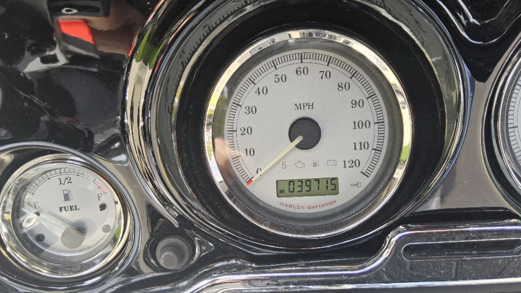 2009 Harley-davidson Street Glide - $9,750