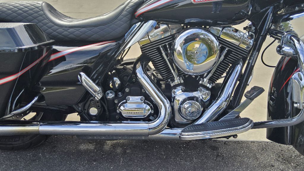 2009 Harley-davidson Street Glide - $9,750