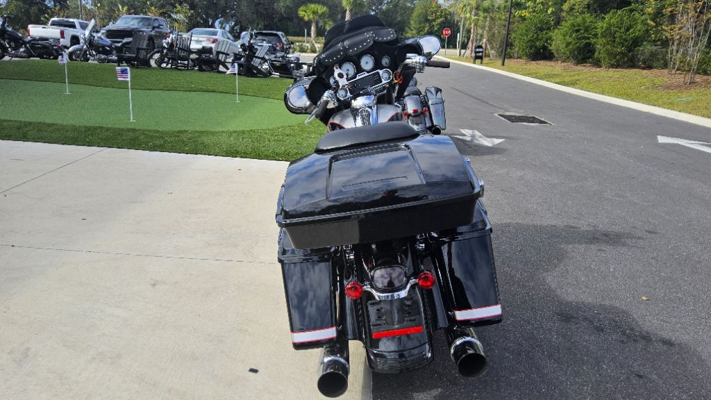 2009 Harley-davidson Street Glide - $9,750