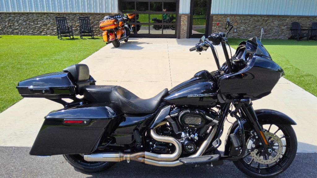 2019 Harley Davidson Roadglide S - $18,500