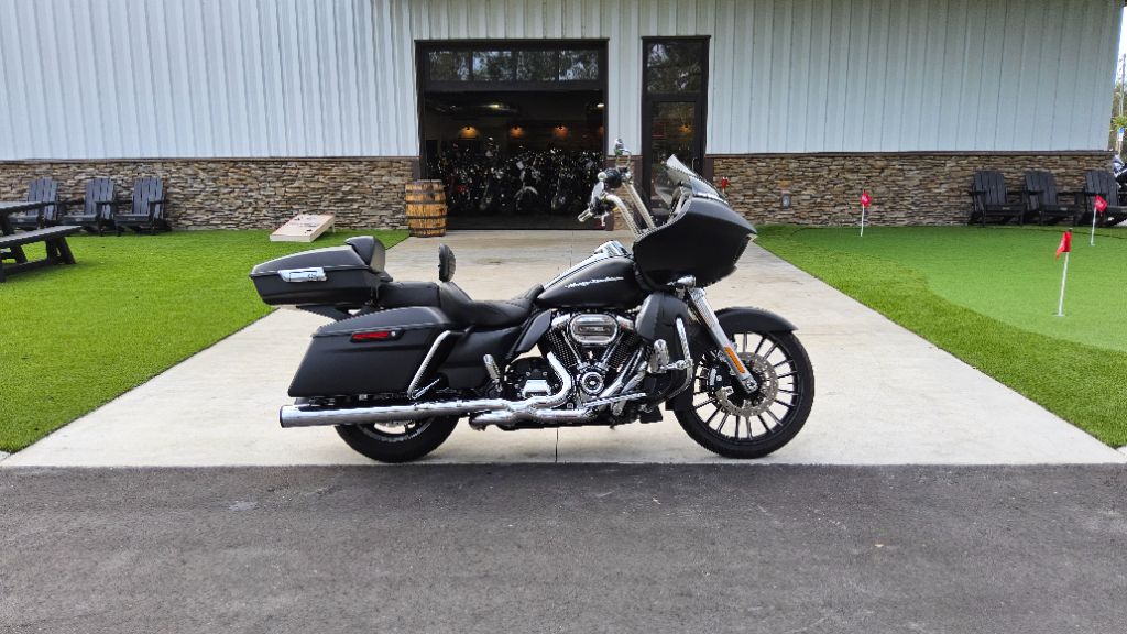 2018 Harley-Davidson Road Glide  photo