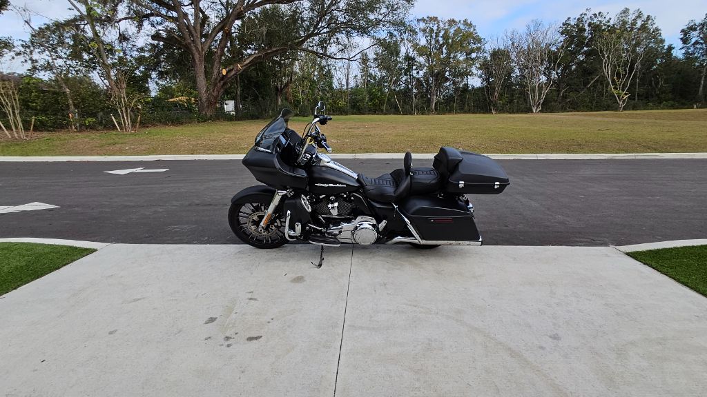 2018 Harley-Davidson Road Glide  photo