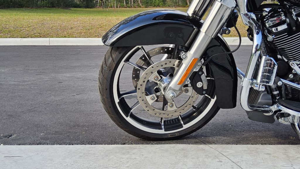 2023 Harley-Davidson Road Glide  photo