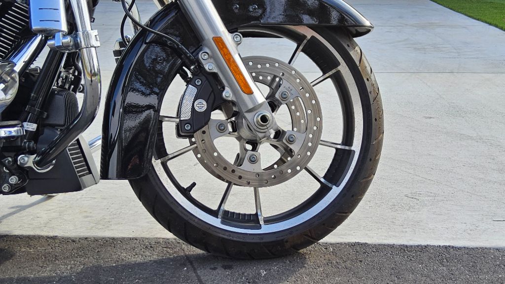 2023 Harley-Davidson Road Glide  photo