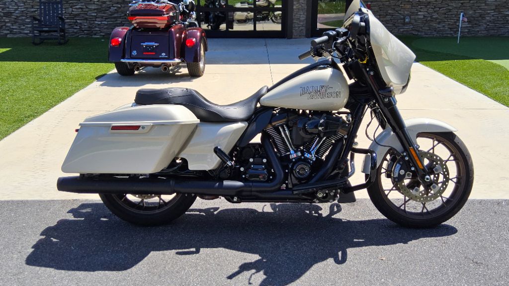 2023 Harley-davidson Street Glide St - $20,995