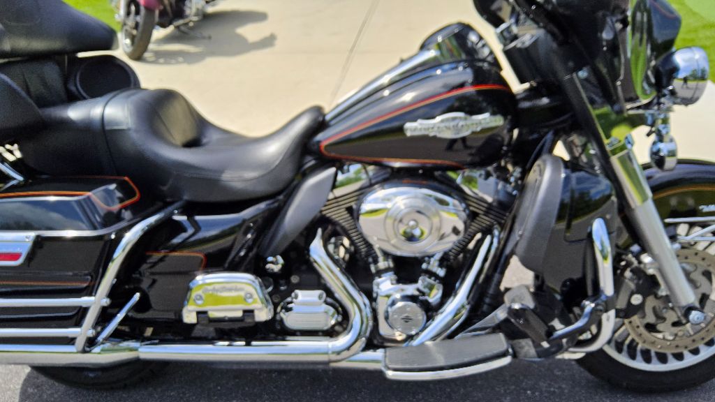 2013 Harley-davidson Electra Glide Ultra Limited Shrine - $10,500