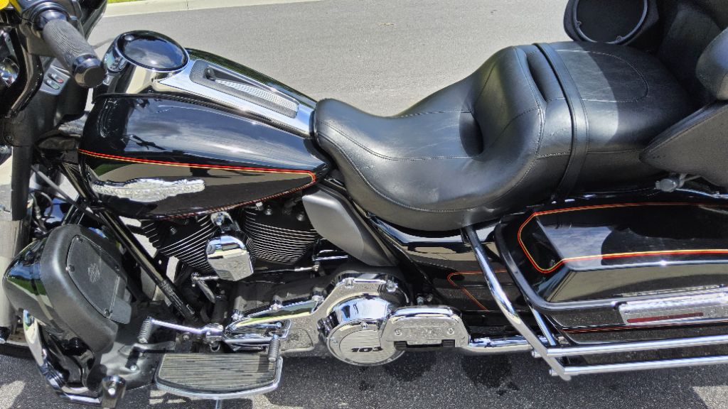 2013 Harley-davidson Electra Glide Ultra Limited Shrine - $10,500