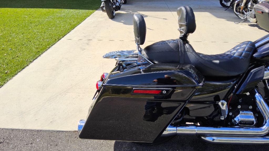 2017 Harley-Davidson FLTRXS Road Glide Special - $14,500
