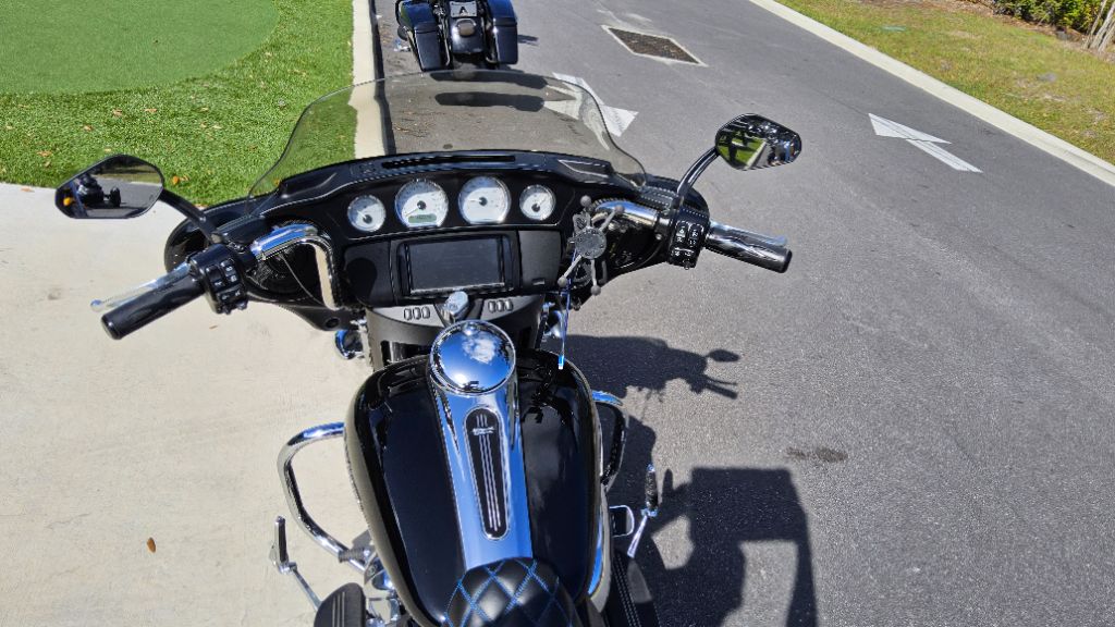 2017 Harley-Davidson FLTRXS Road Glide Special - $14,500
