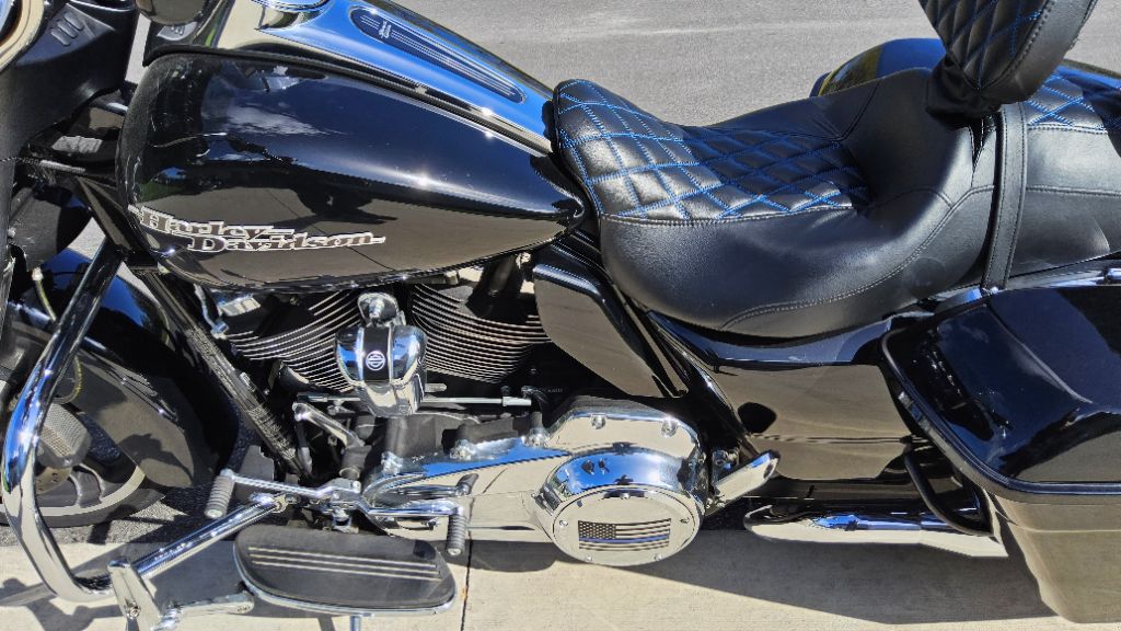 2017 Harley-Davidson FLTRXS Road Glide Special - $14,500