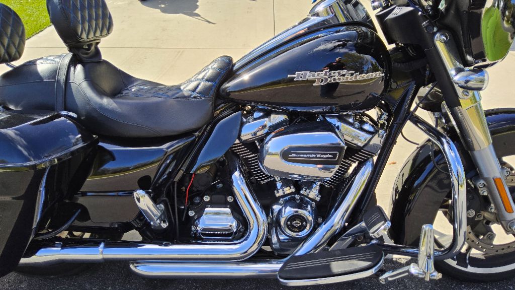 2017 Harley-Davidson FLTRXS Road Glide Special - $14,500