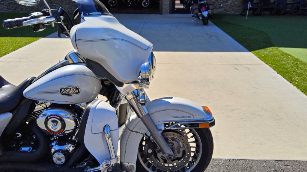 2012 Harley-Davidson FLHR Road King - $9,900