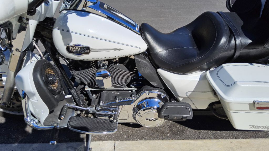 2012 Harley-Davidson FLHR Road King - $9,900