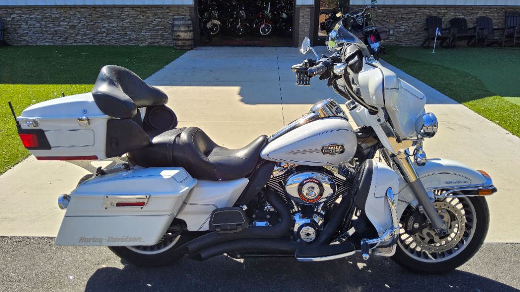 2012 Harley-Davidson FLHR Road King - $9,900