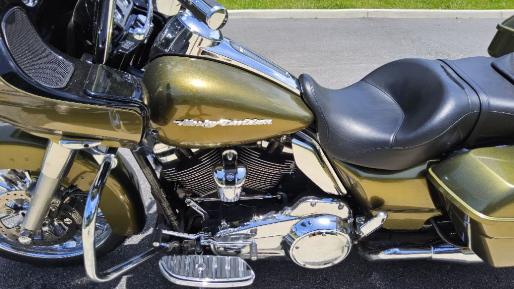2017 Harley Davidson Road Glide S  - $17,500