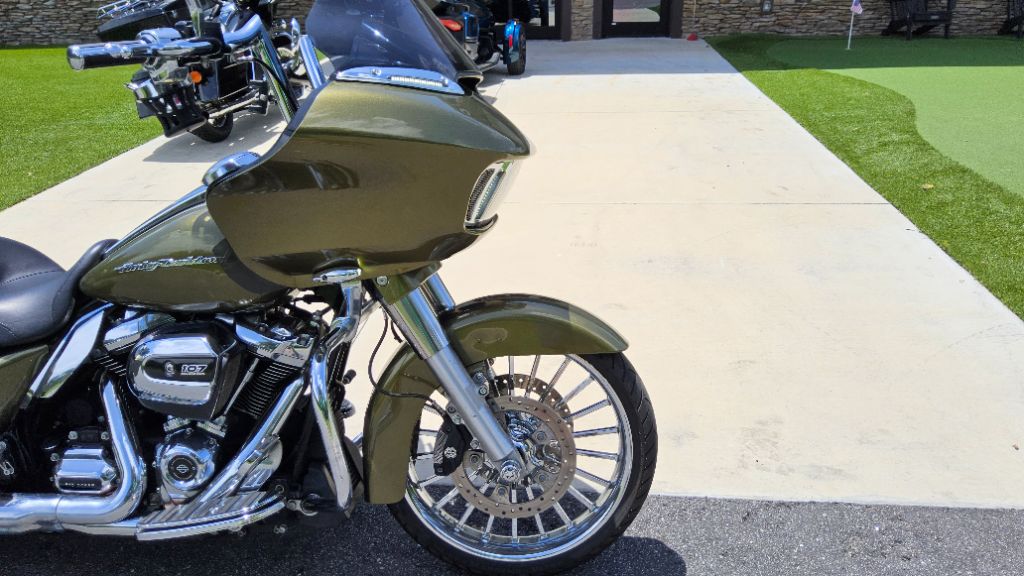 2017 Harley Davidson Road Glide S  - $17,500